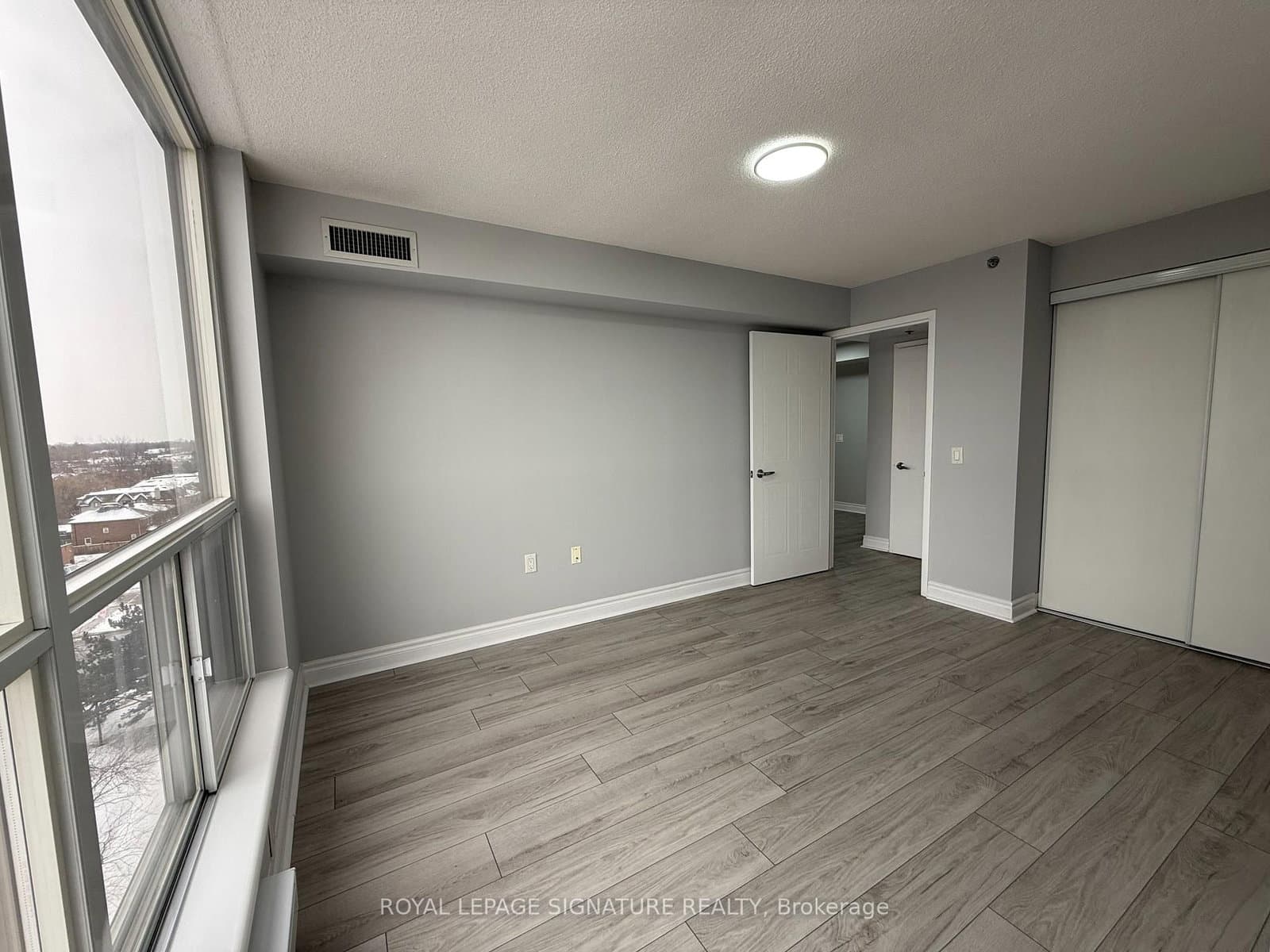 2 Neptune Drive, Unit 605 thumbnail 6