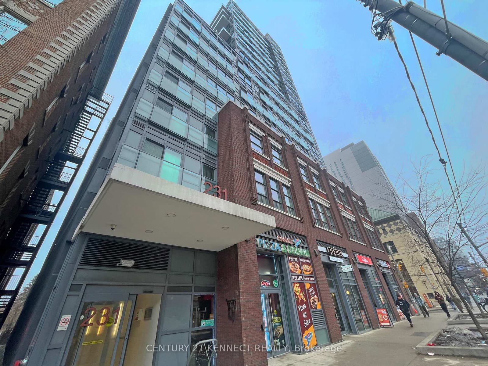#304R - 231 College Street