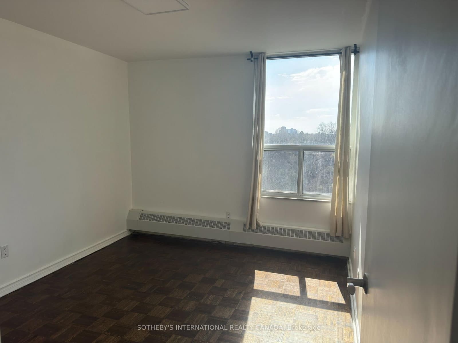 60 Pavane Link Way, Unit 706 thumbnail 15