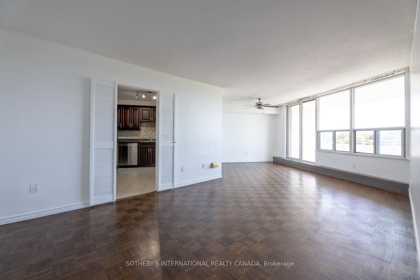 60 Pavane Link Way, Unit 706 thumbnail 18