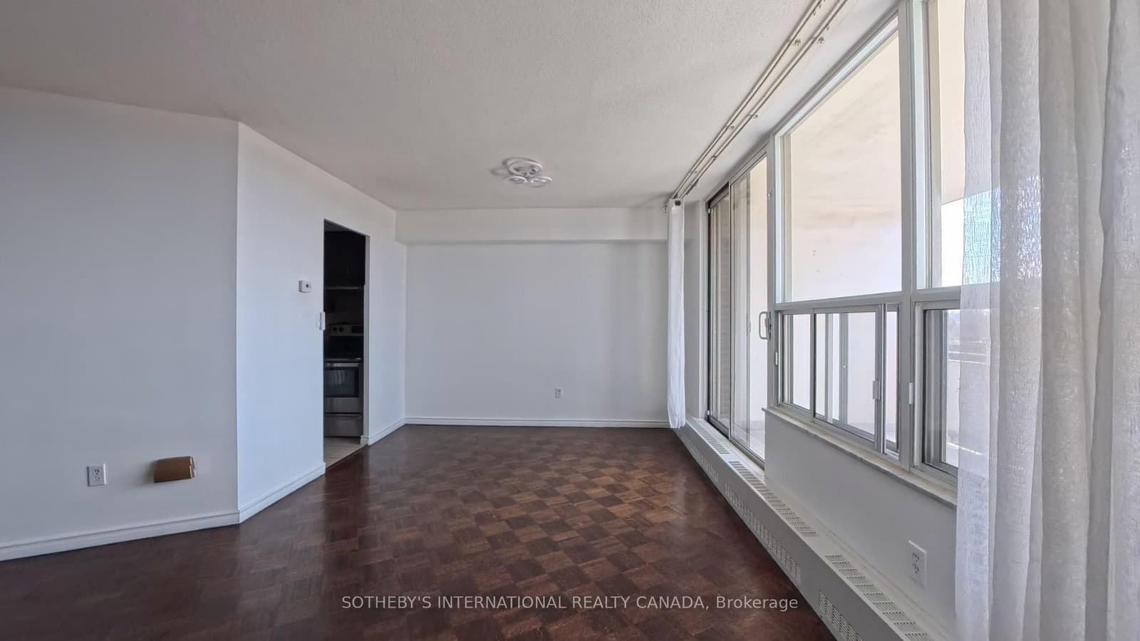 60 Pavane Link Way, Unit 706 thumbnail 6