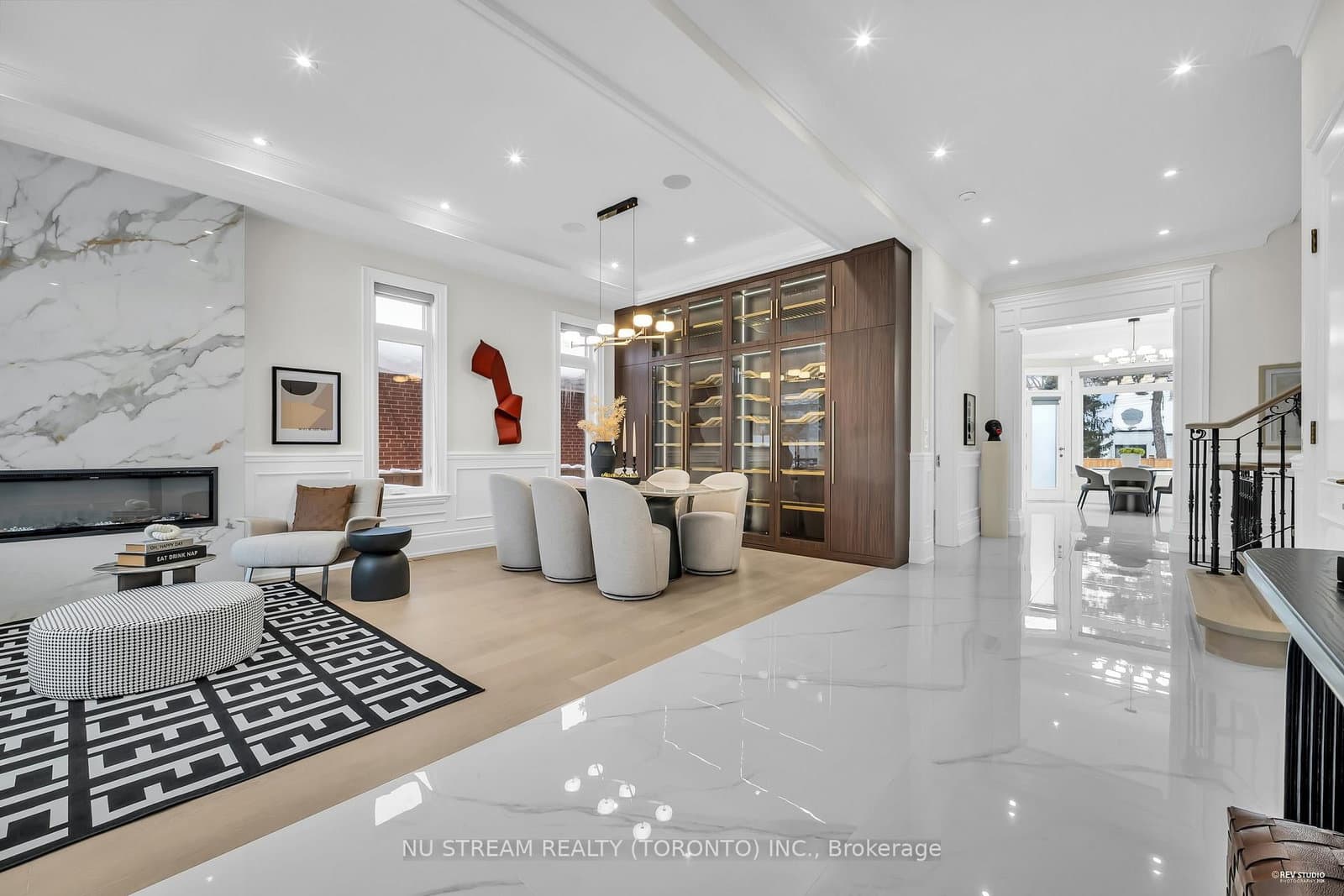 108 Abitibi Avenue thumbnail 4