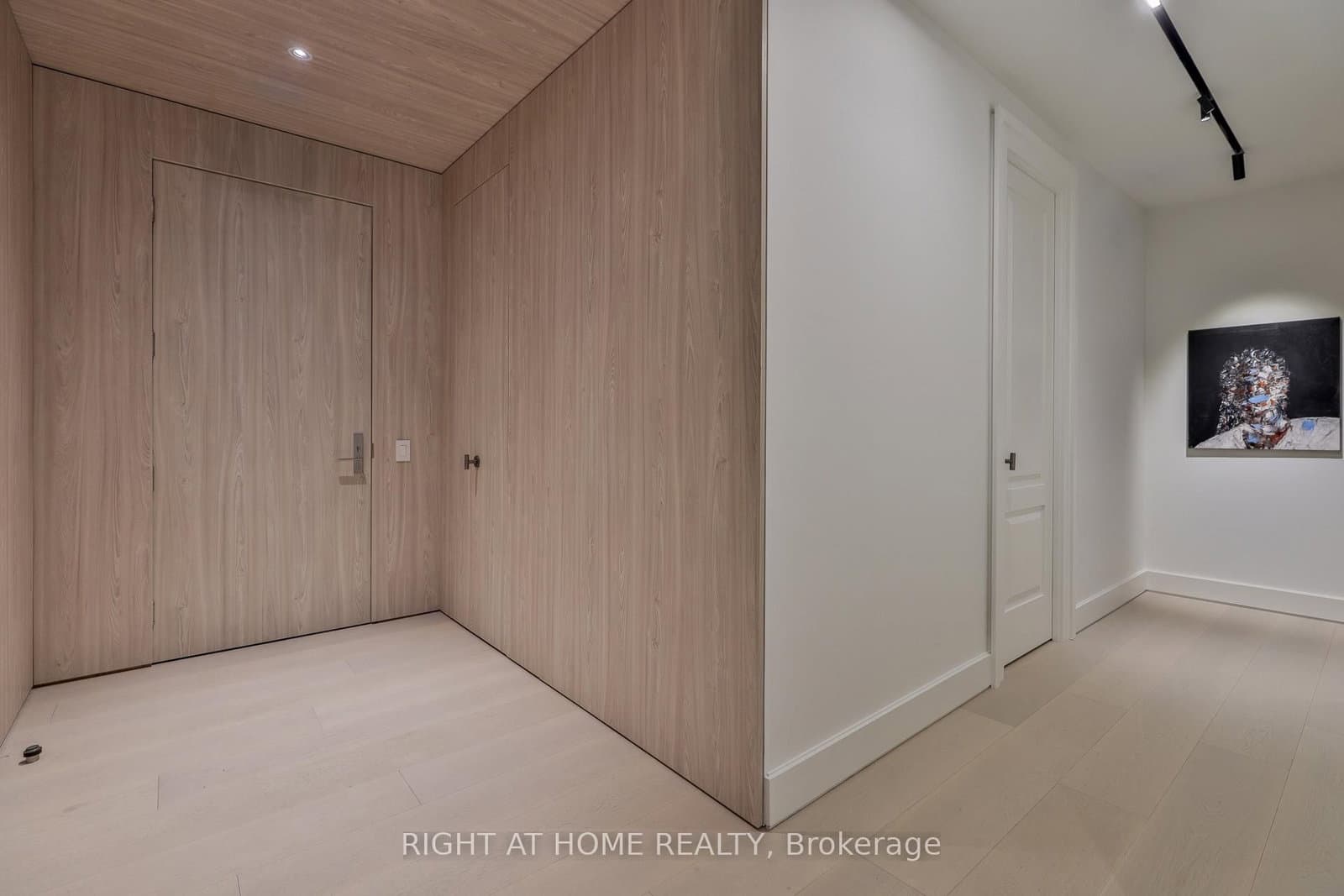 1 Roxborough Street W, Unit 403 thumbnail 14