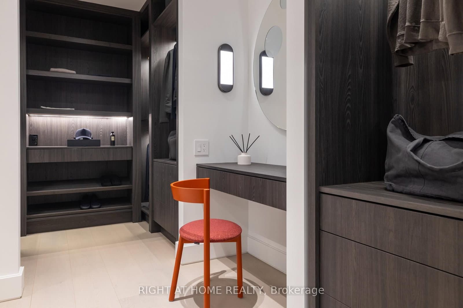 1 Roxborough Street W, Unit 403 thumbnail 22