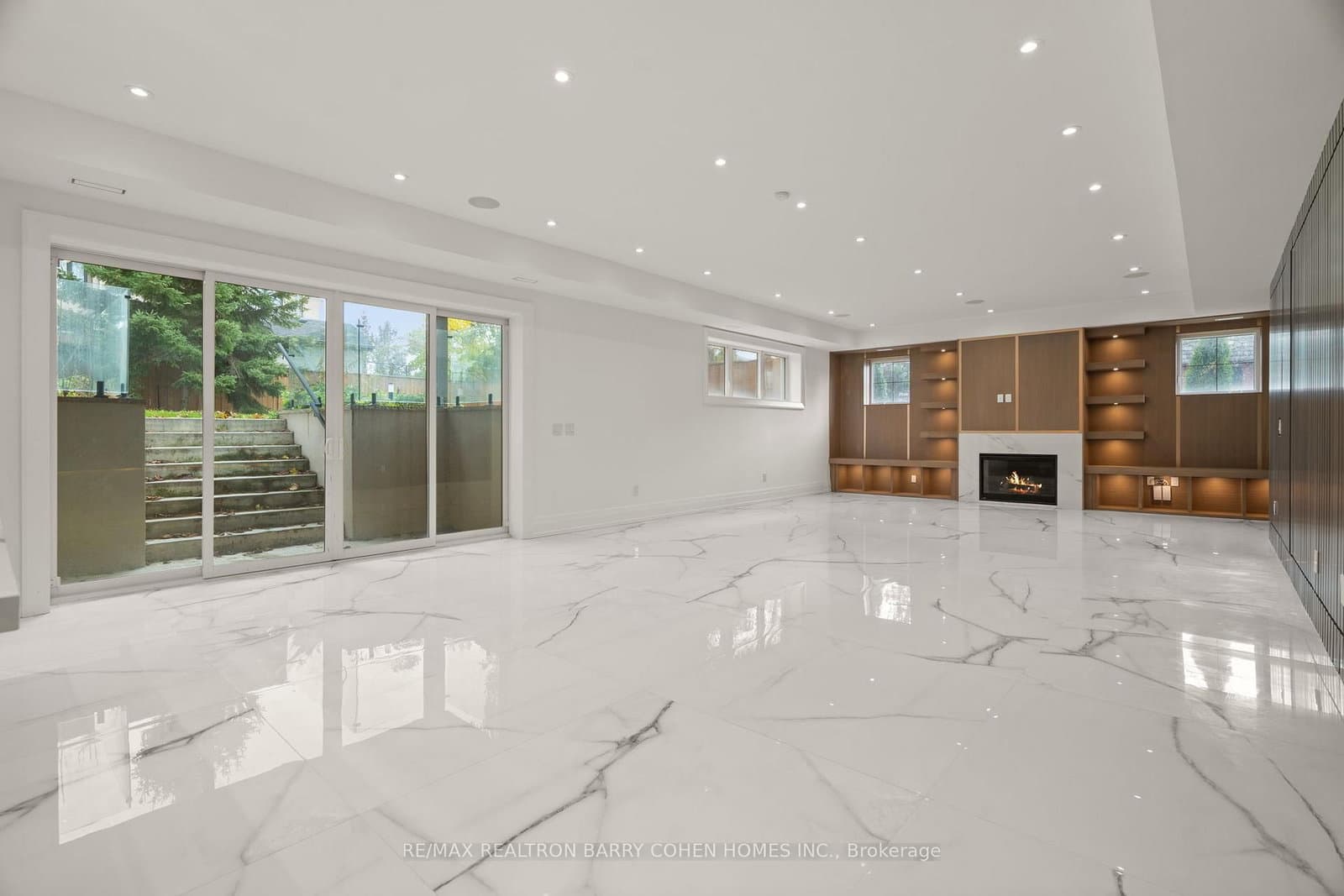 81 Upper Canada Drive thumbnail 40