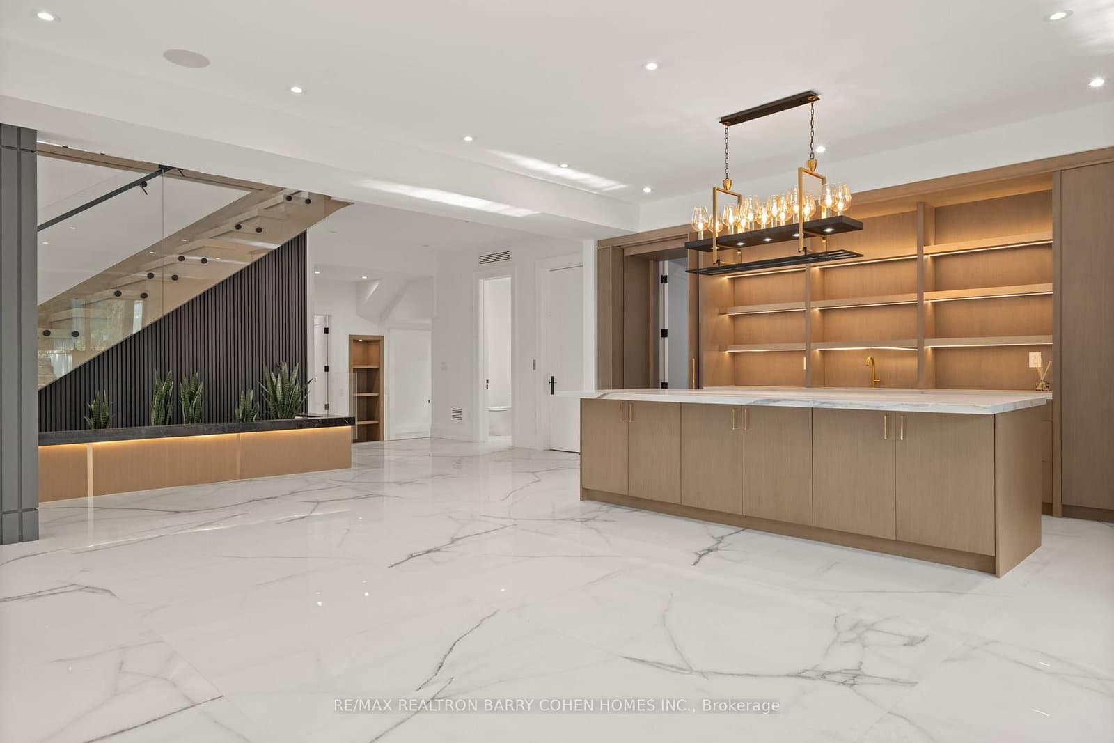 81 Upper Canada Drive thumbnail 43