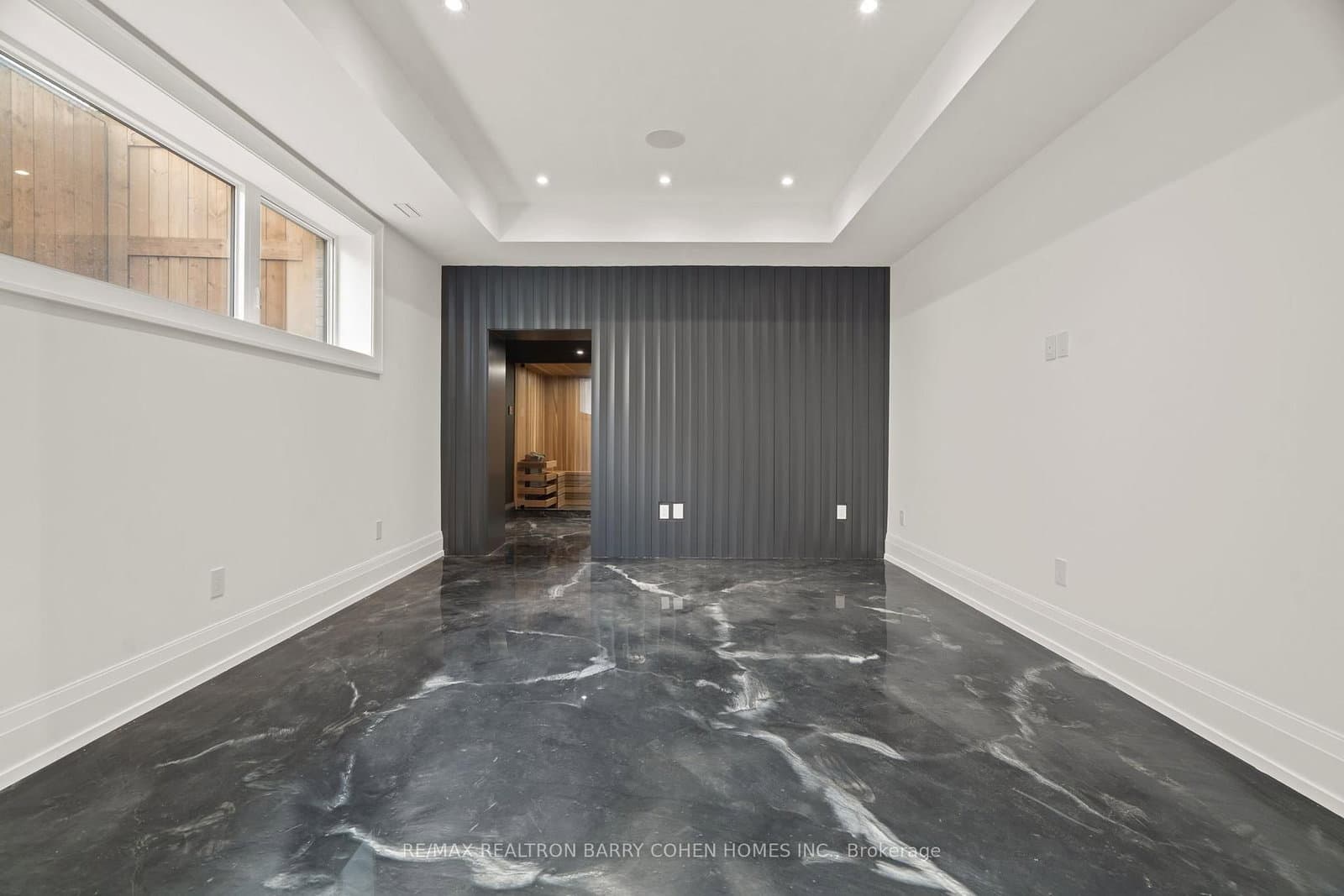 81 Upper Canada Drive thumbnail 44