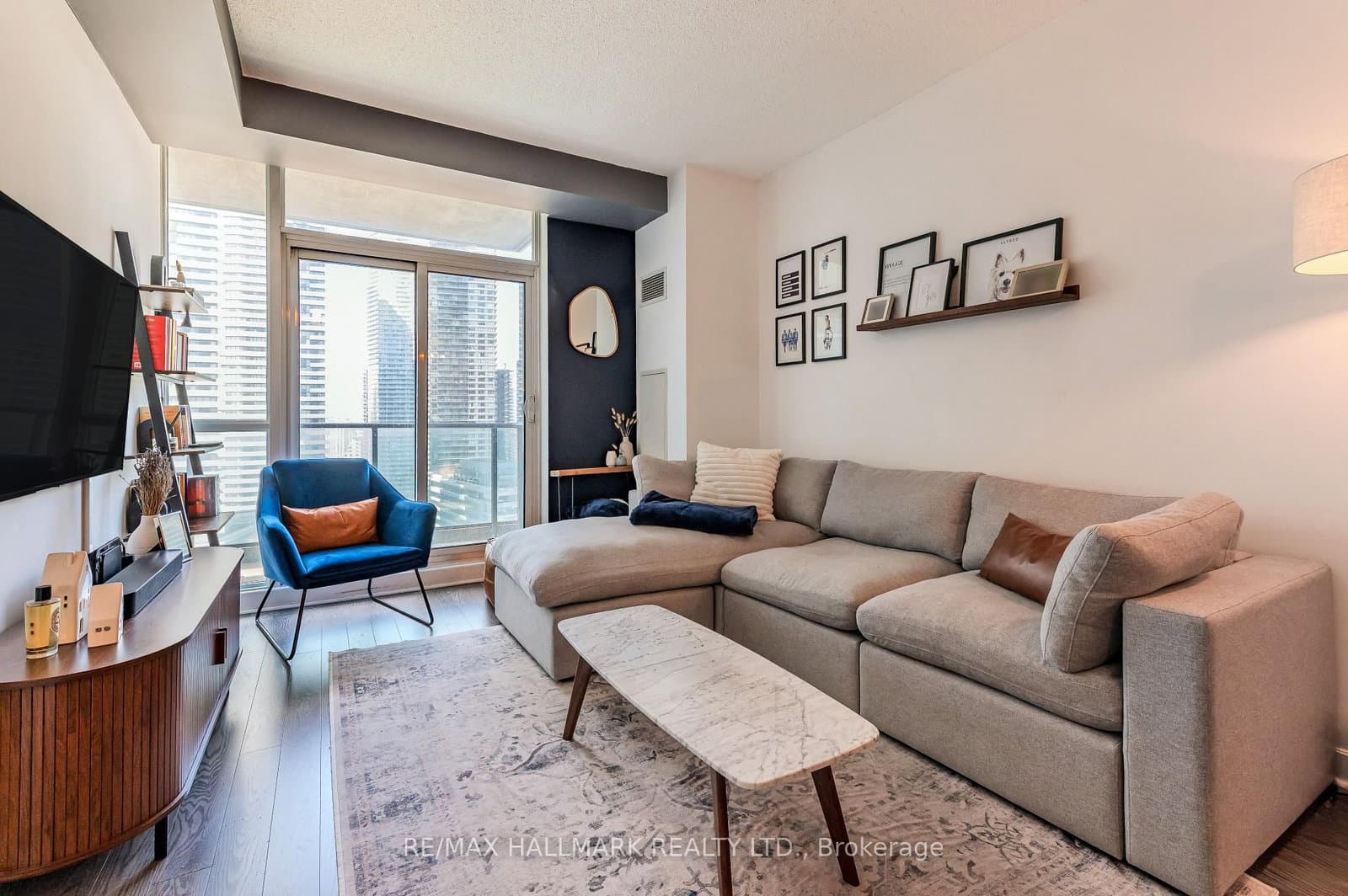 #2211 - 18 Harbour Street
