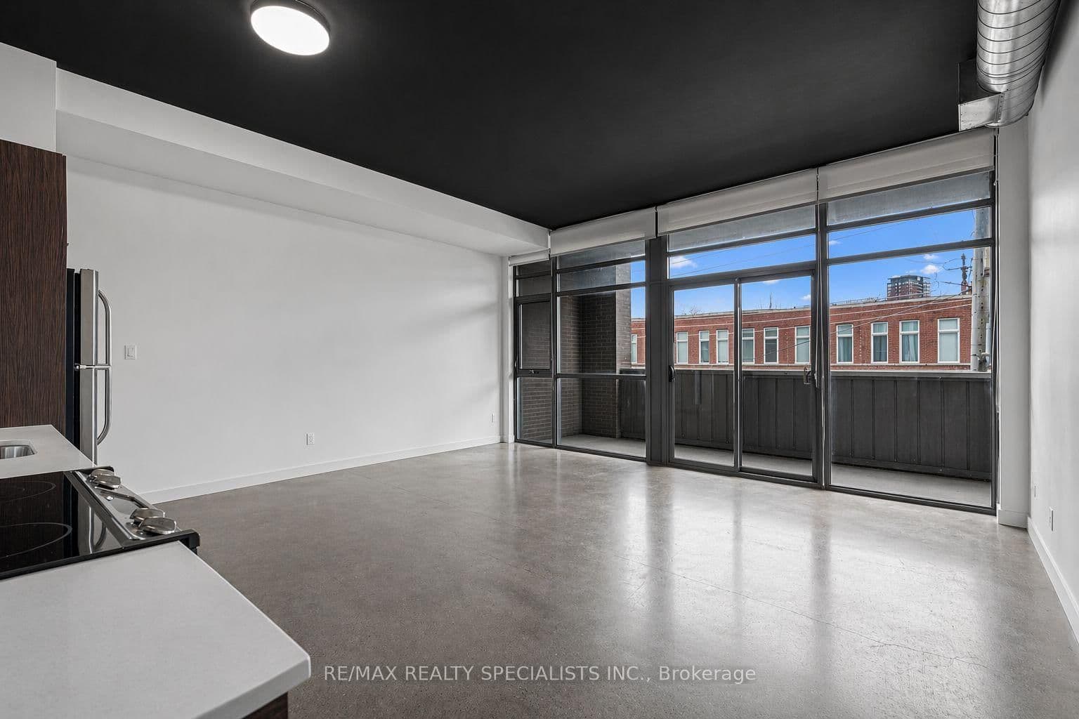 569 King Street E, Unit 301 thumbnail 2