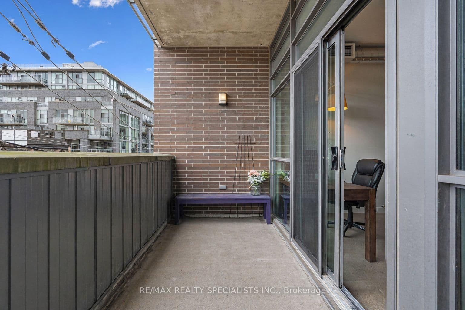 569 King Street E, Unit 301 thumbnail 4