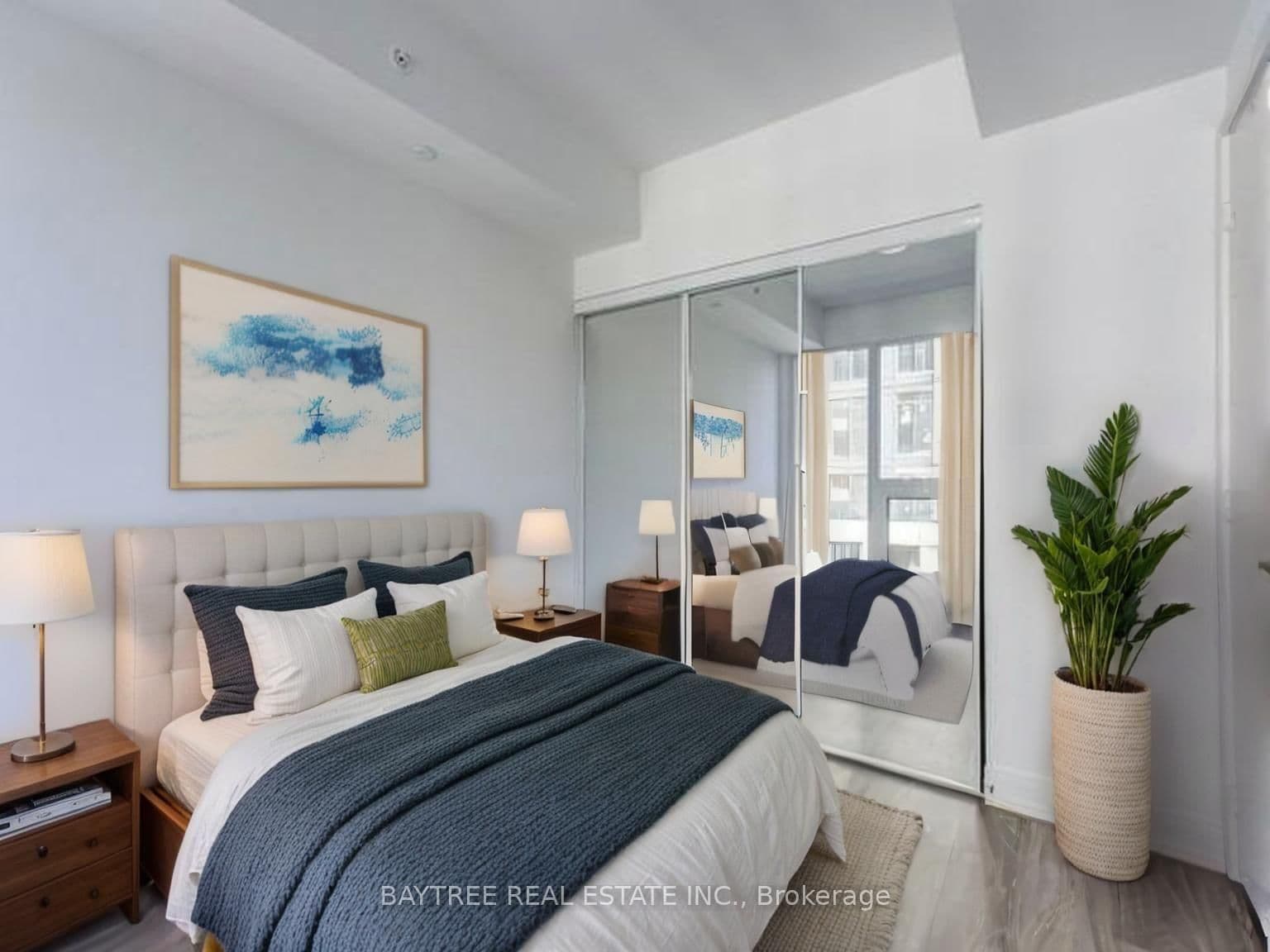 #5612 - 181 Dundas Street E
