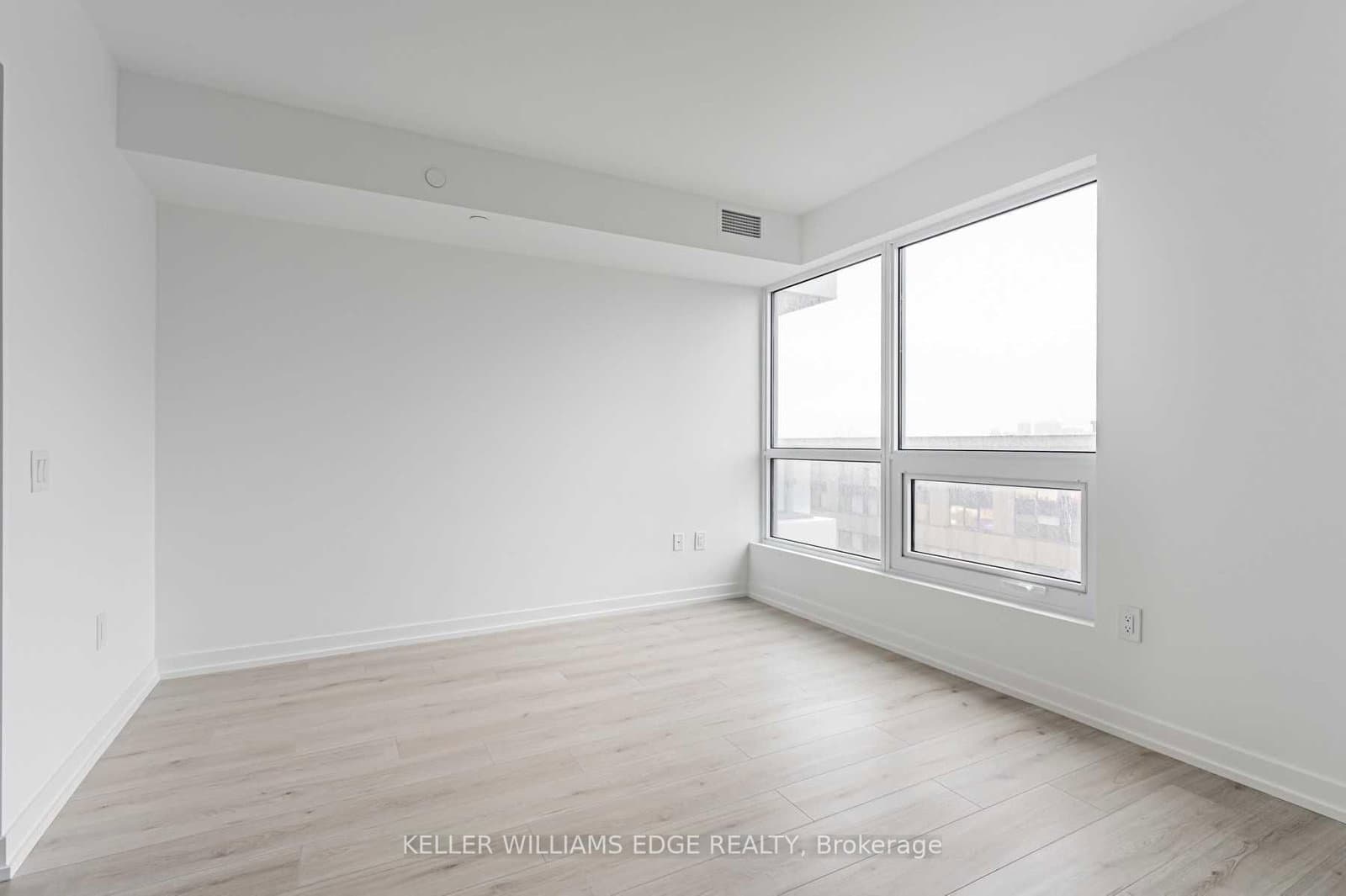 395 Bloor Street E, Unit 1307 thumbnail 3