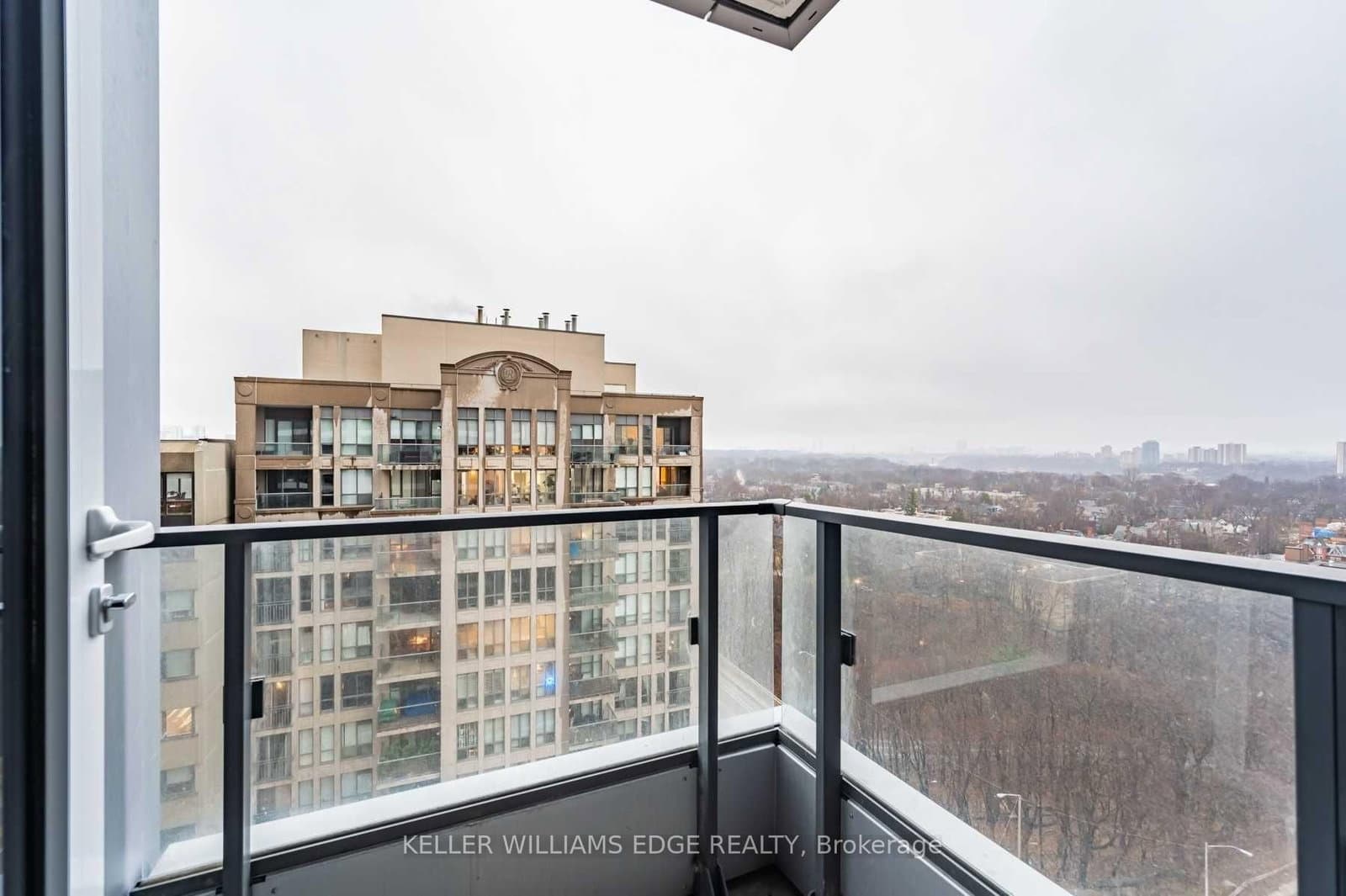 395 Bloor Street E, Unit 1307 thumbnail 6