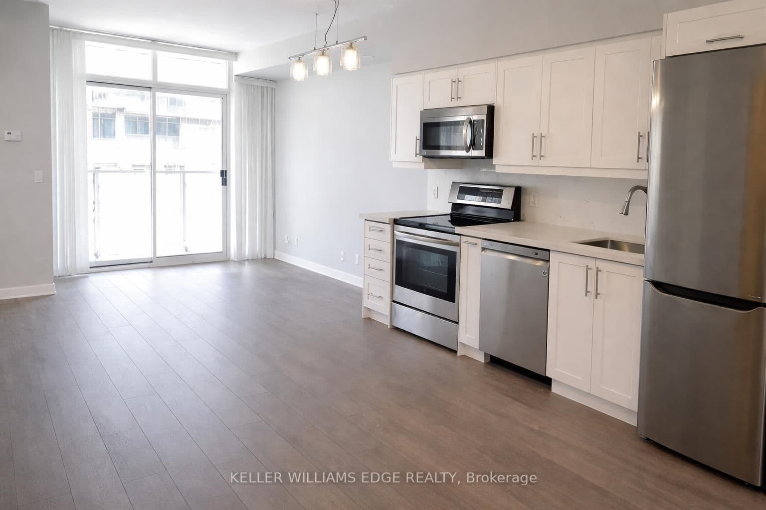 #1013 - 21 Nelson Street