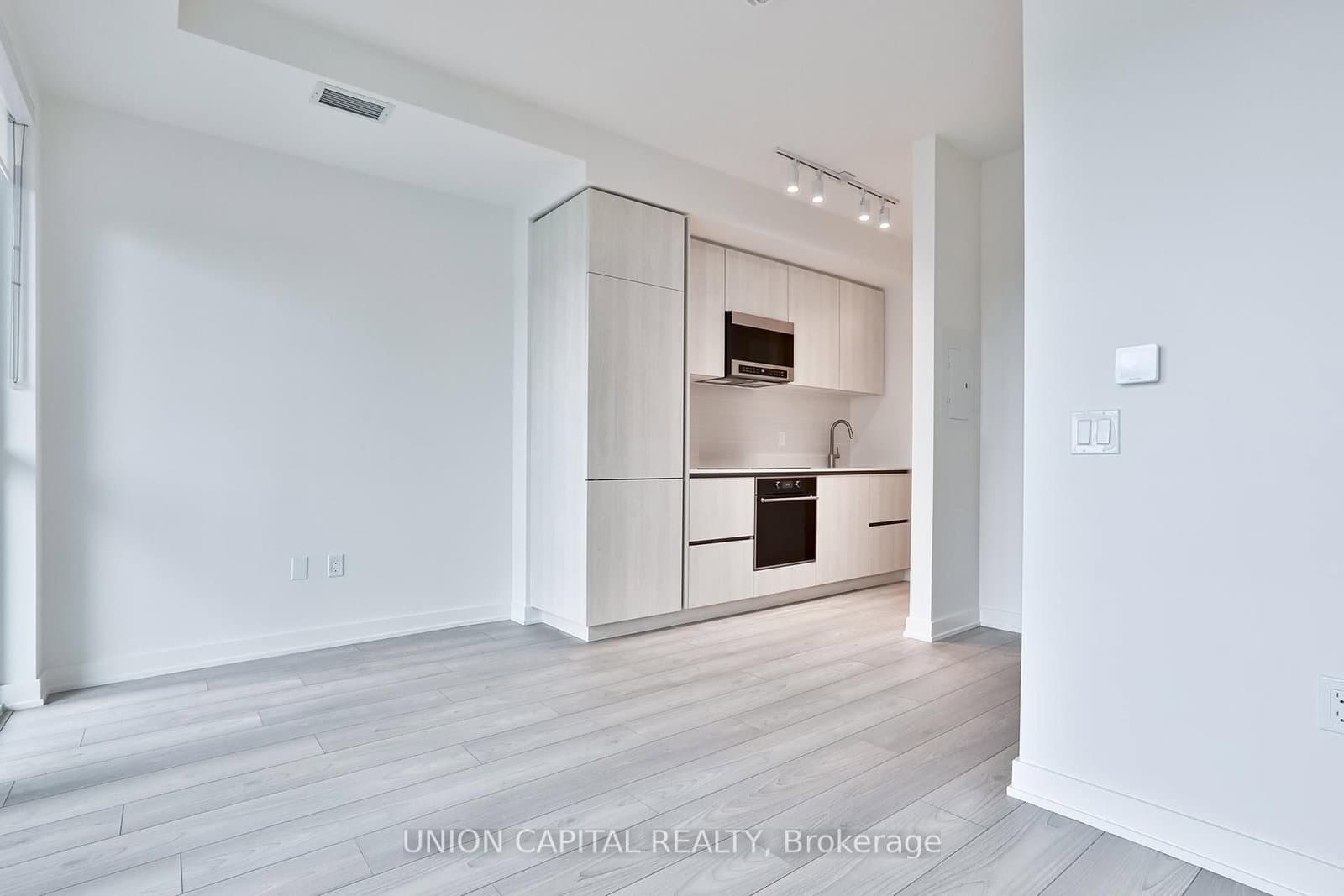 110 Broadway Avenue, Unit 712S