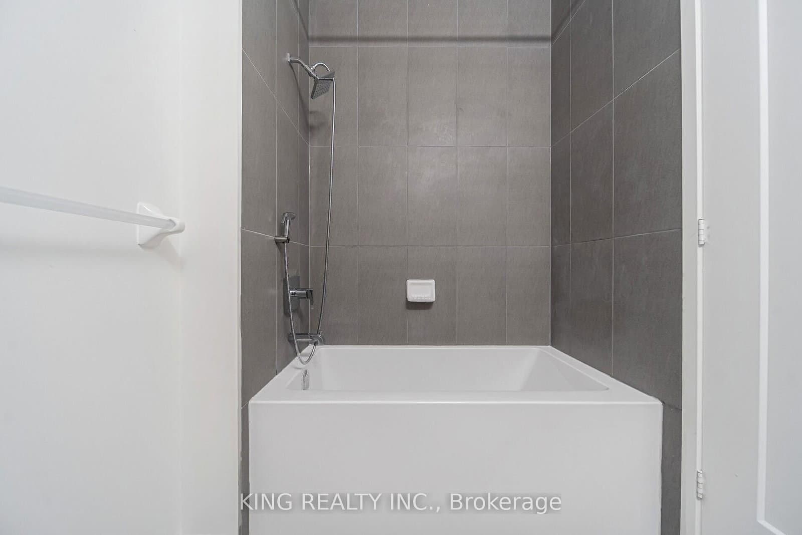 121 Lower Sherbourne Street S, Unit 233 thumbnail 28