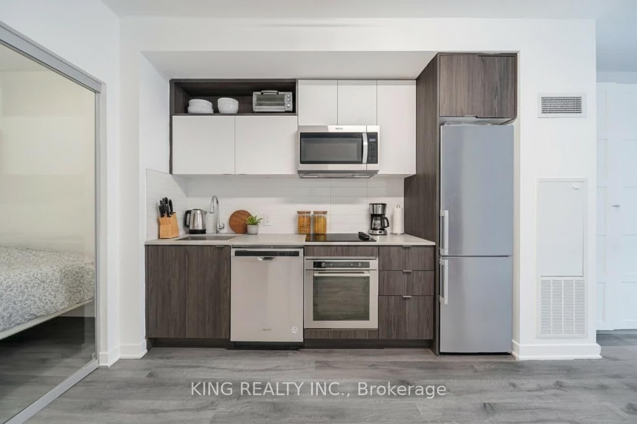 121 Lower Sherbourne Street S, Unit 233 thumbnail 32