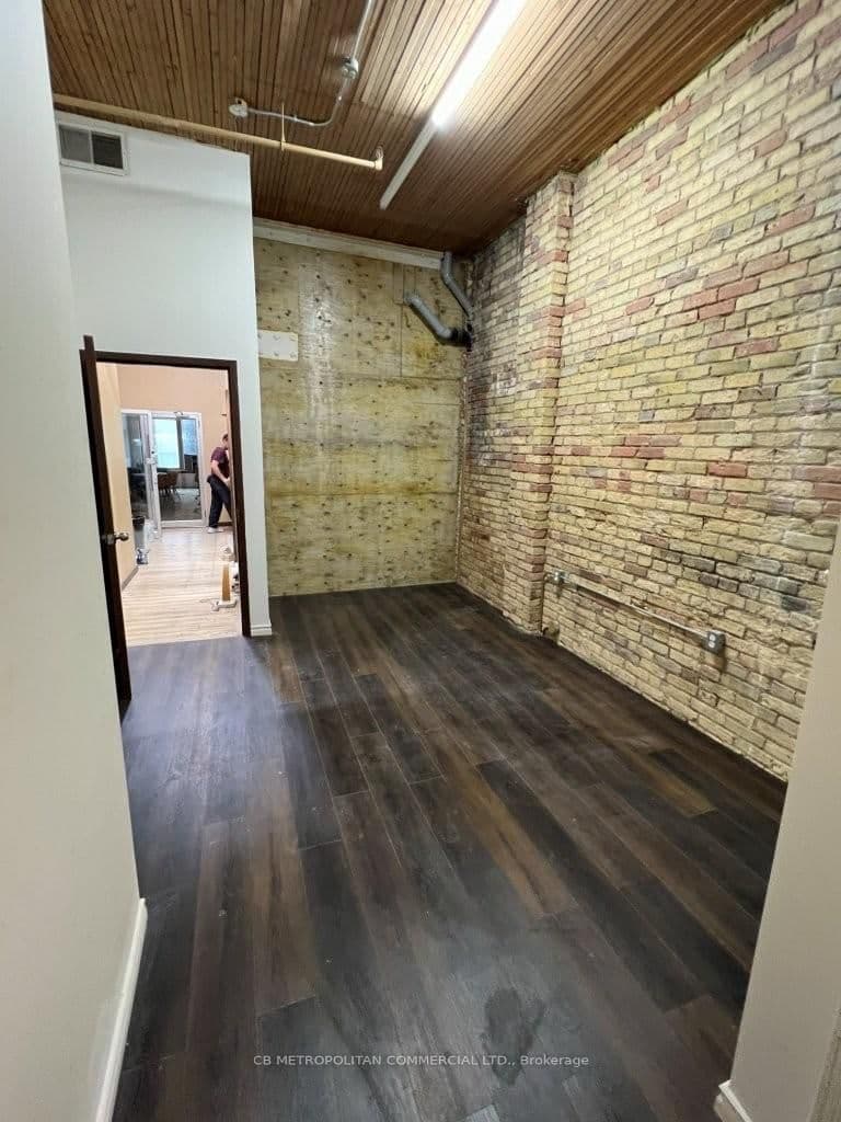 76 Richmond Street E, Unit 430 thumbnail 2