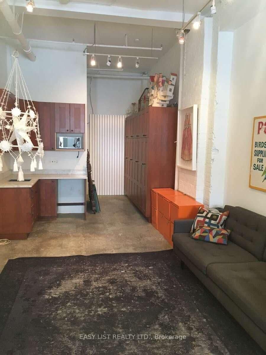 198 Walnut Avenue, Unit 2 thumbnail 2