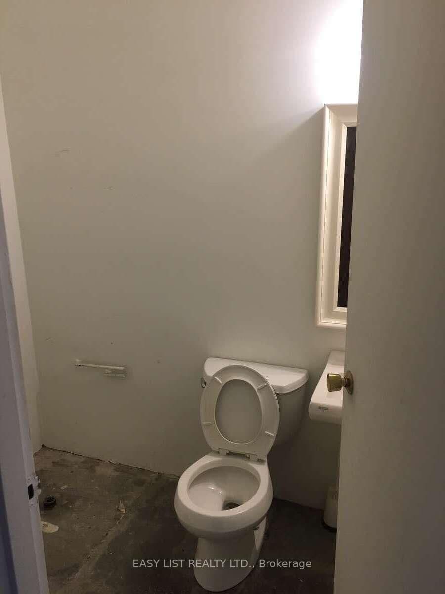 198 Walnut Avenue, Unit 2 thumbnail 6