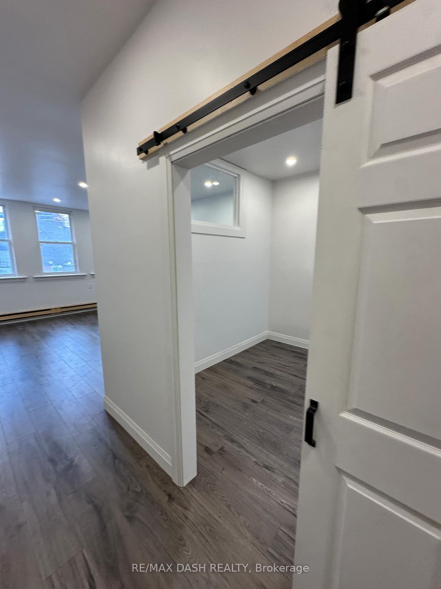 565 Yonge Street, Unit 4FL thumbnail 11