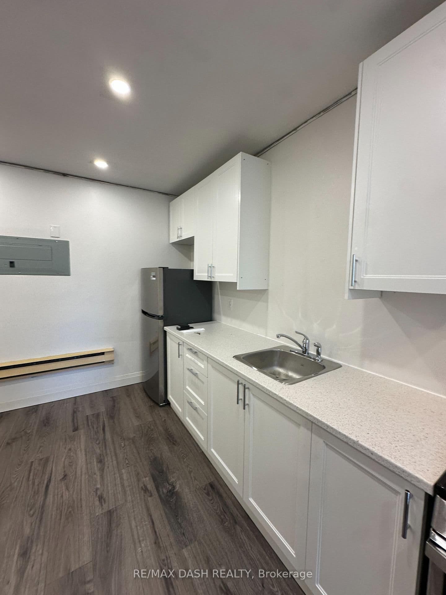 565 Yonge Street, Unit 4FL thumbnail 3