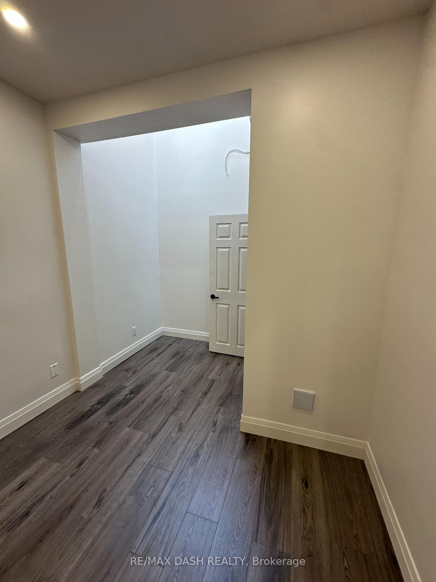 565 Yonge Street, Unit 4FL thumbnail 4