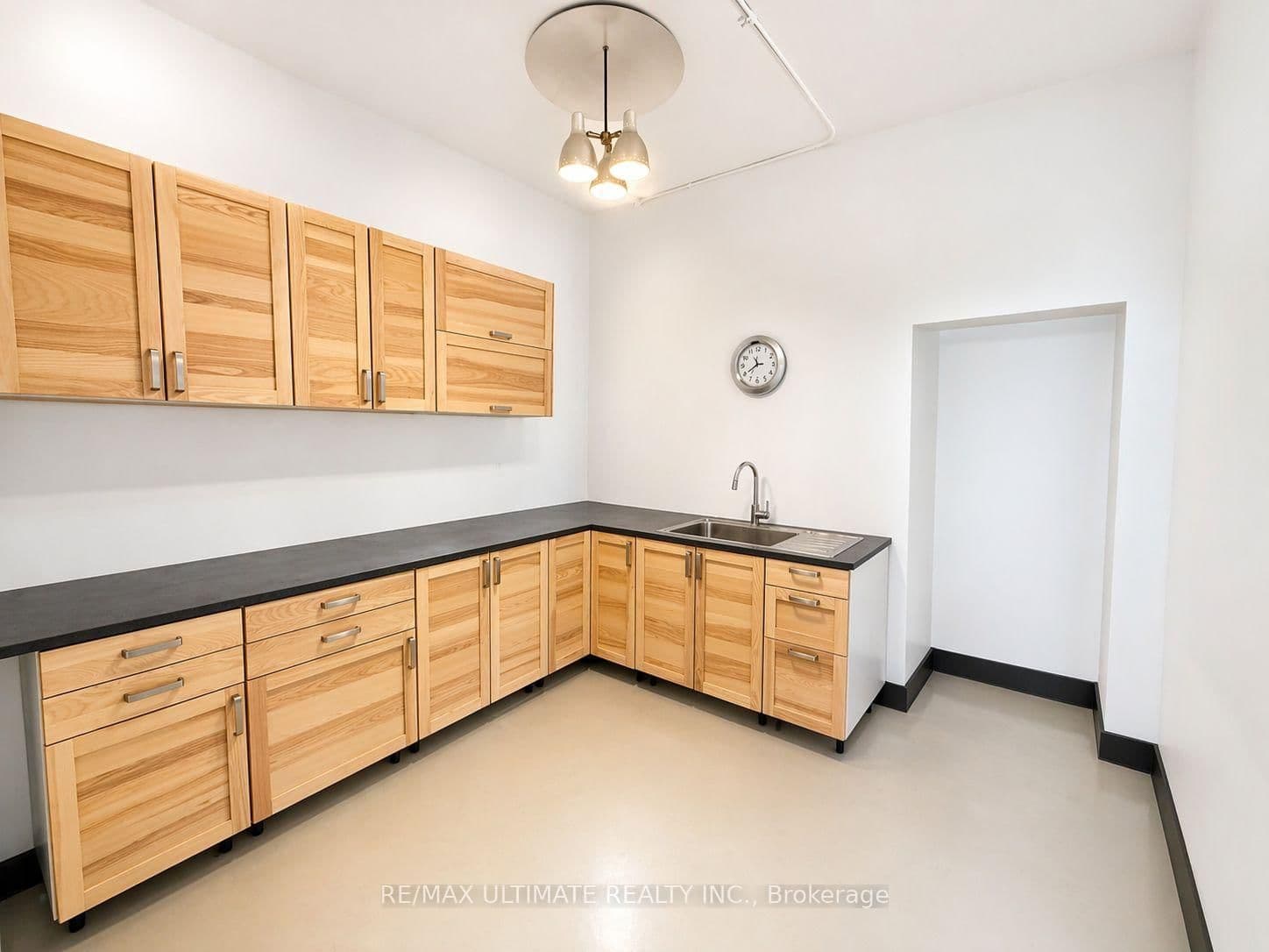 1195 Bloor Street W, Unit 2nd floor thumbnail 6