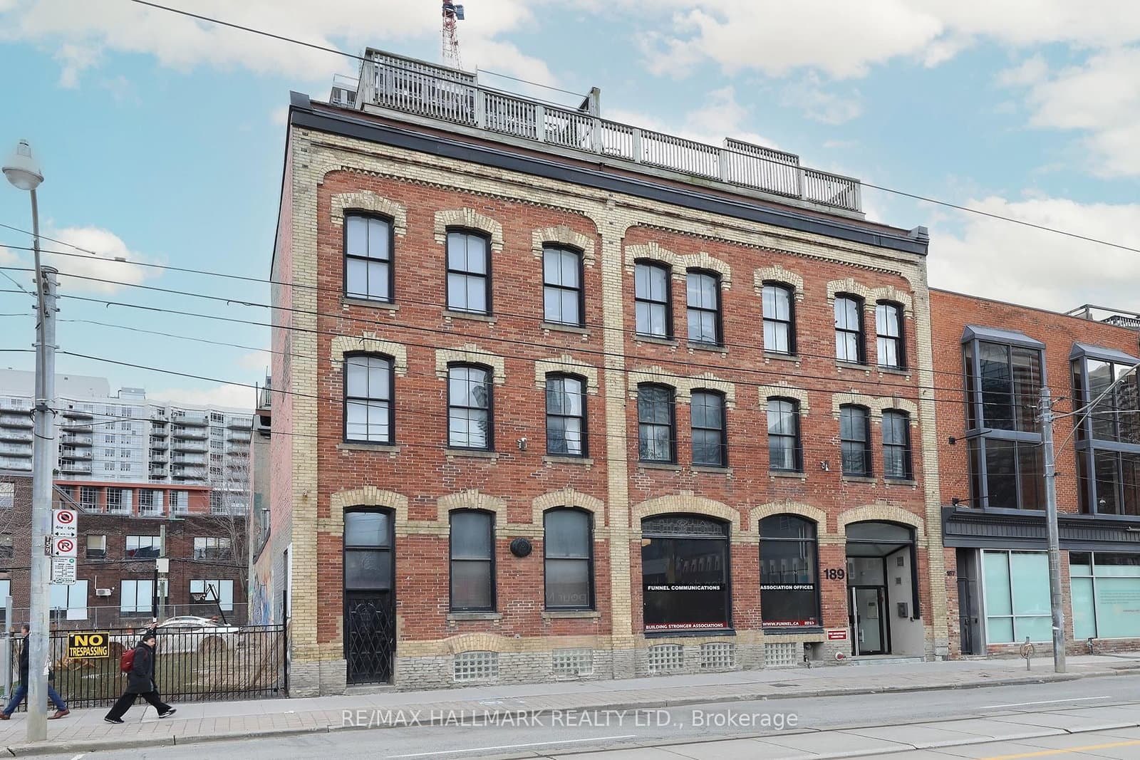 #7 - 189 Queen Street E
