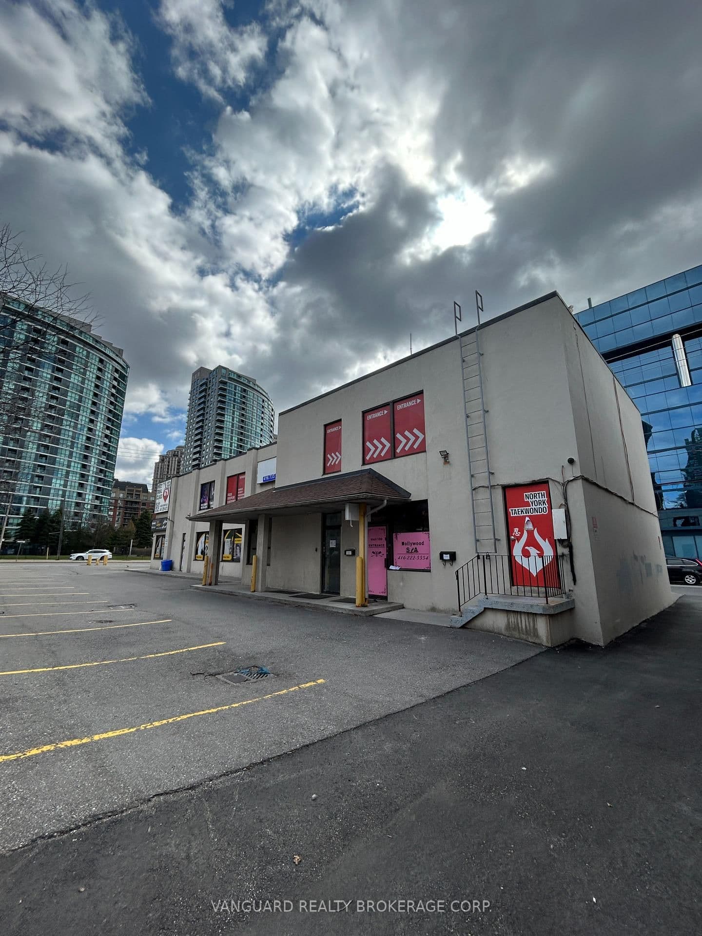 4578 Yonge Street, Unit Suite 100 thumbnail 3