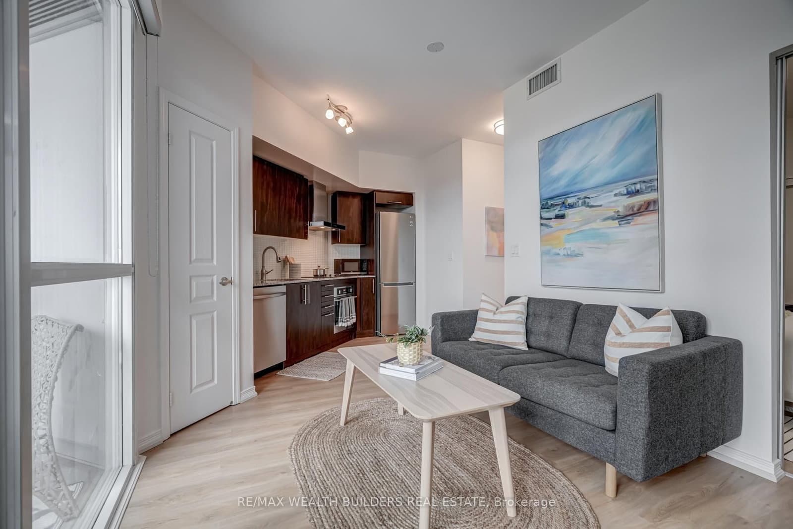 #1510 - 352 Front Street W