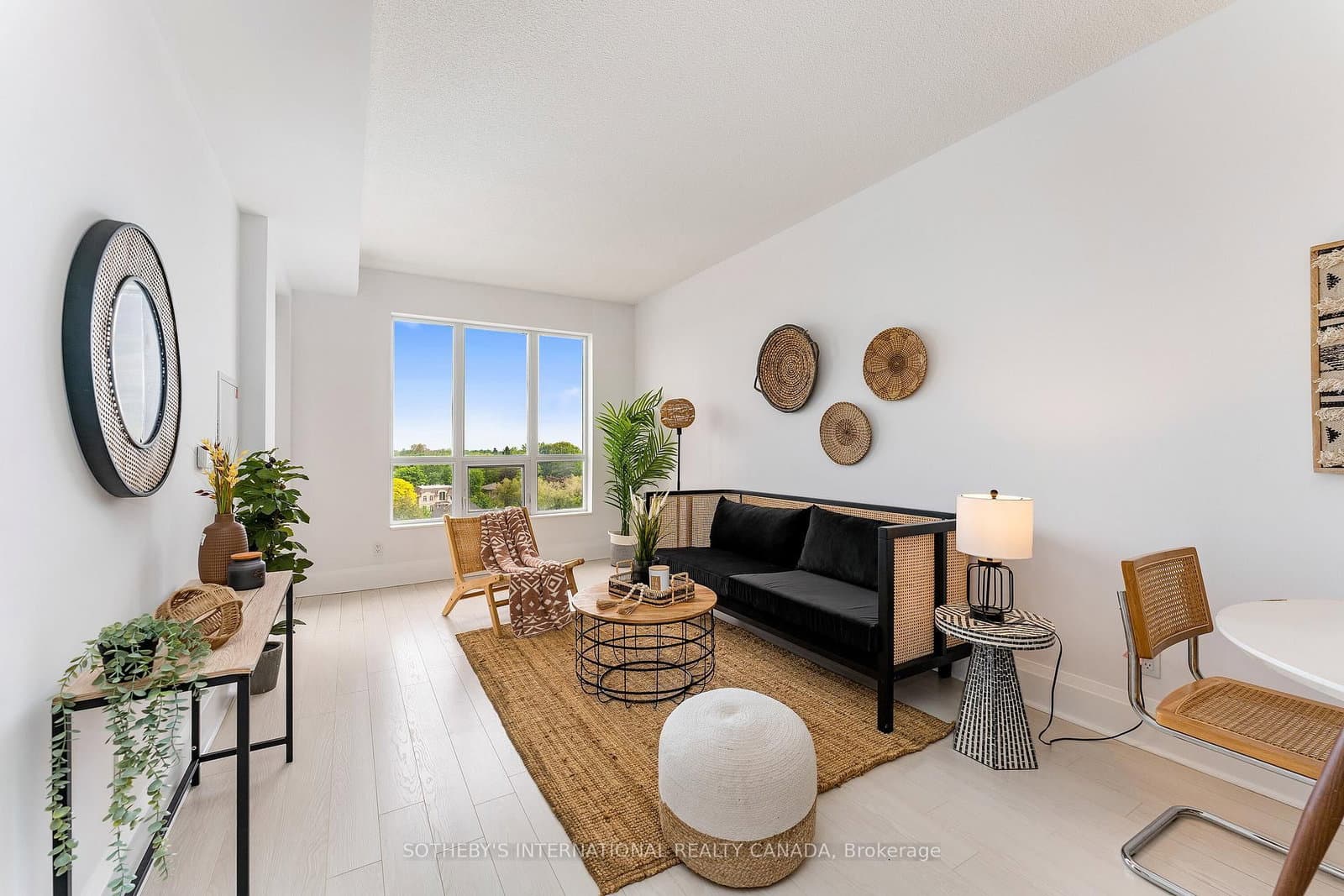 100 Harrison Garden Boulevard, Unit 824 thumbnail 10