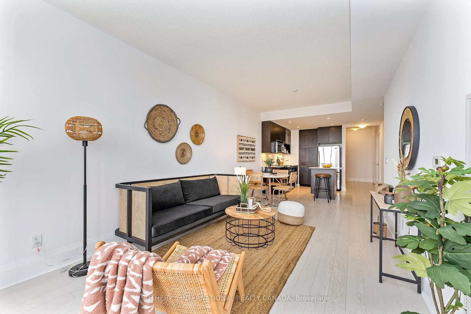 100 Harrison Garden Boulevard, Unit 824 thumbnail 11