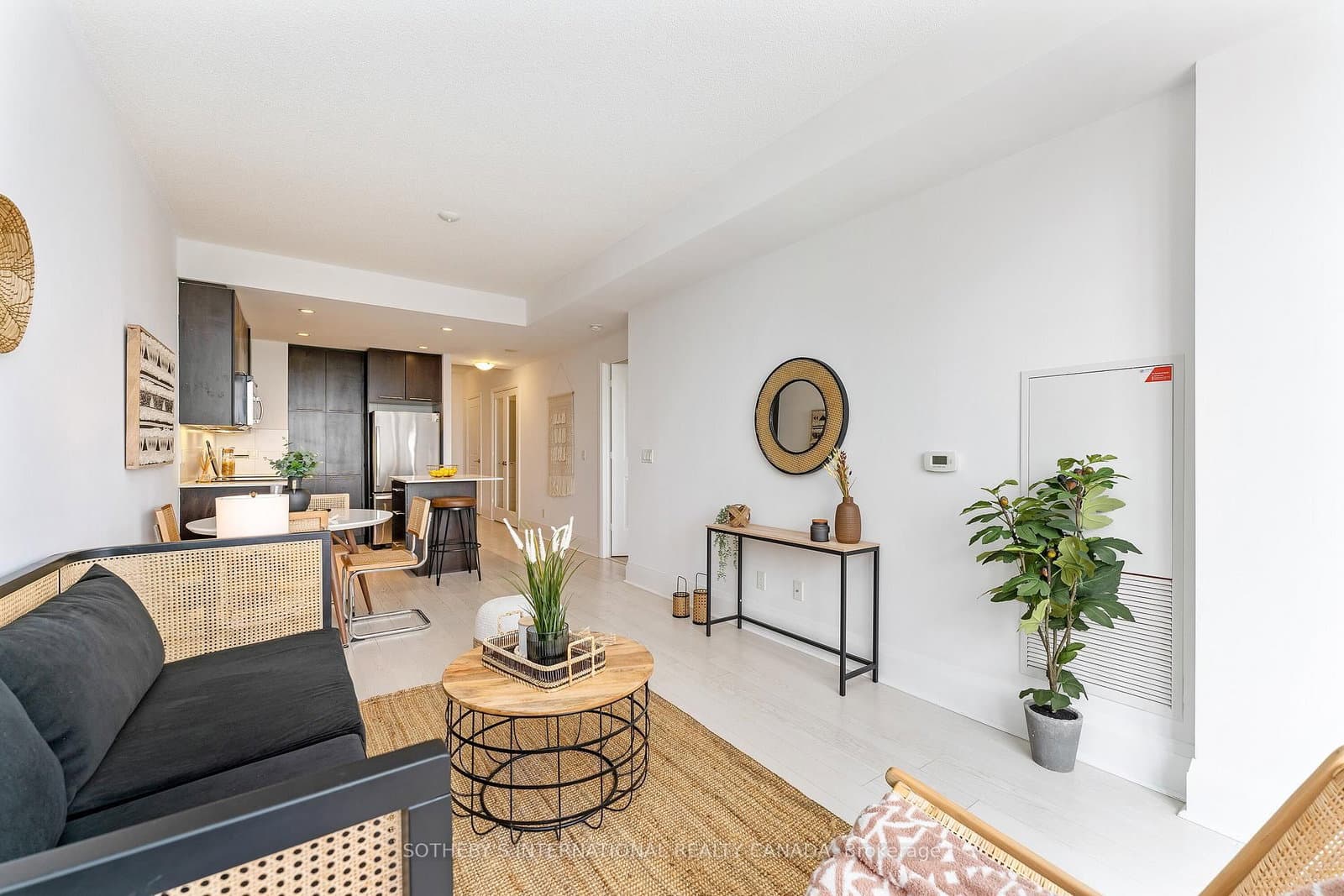 100 Harrison Garden Boulevard, Unit 824 thumbnail 12
