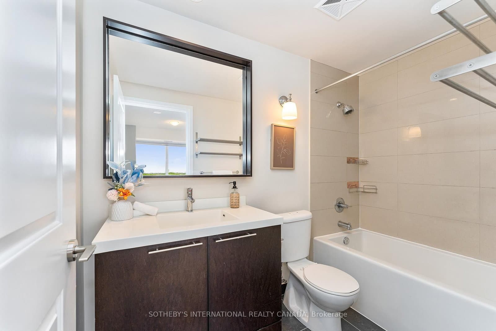 100 Harrison Garden Boulevard, Unit 824 thumbnail 15