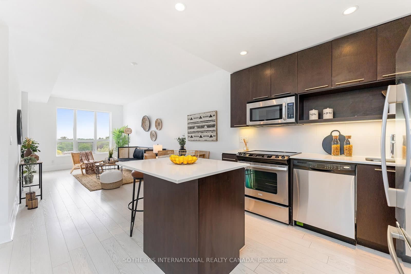 100 Harrison Garden Boulevard, Unit 824 thumbnail 4