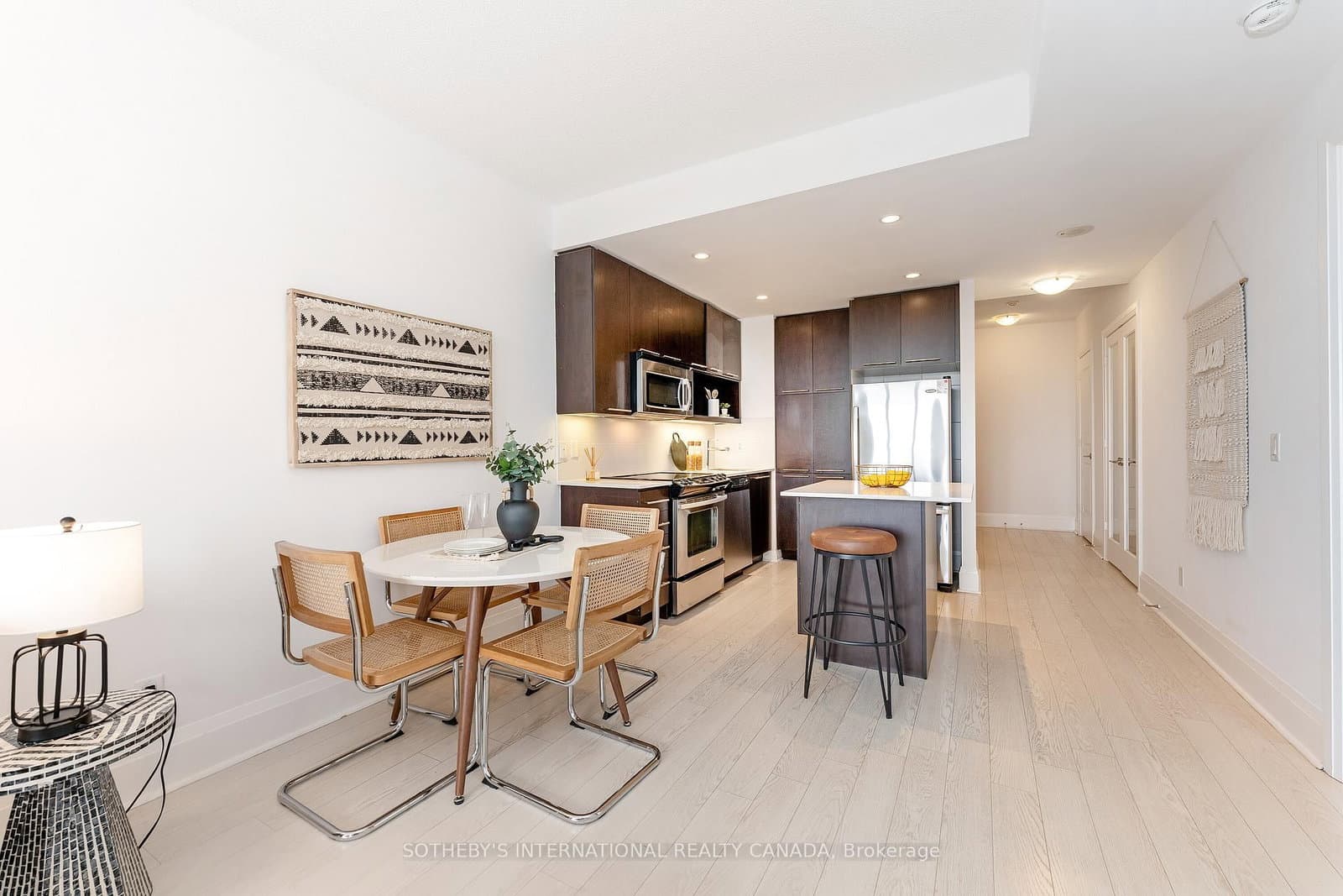 100 Harrison Garden Boulevard, Unit 824 thumbnail 8