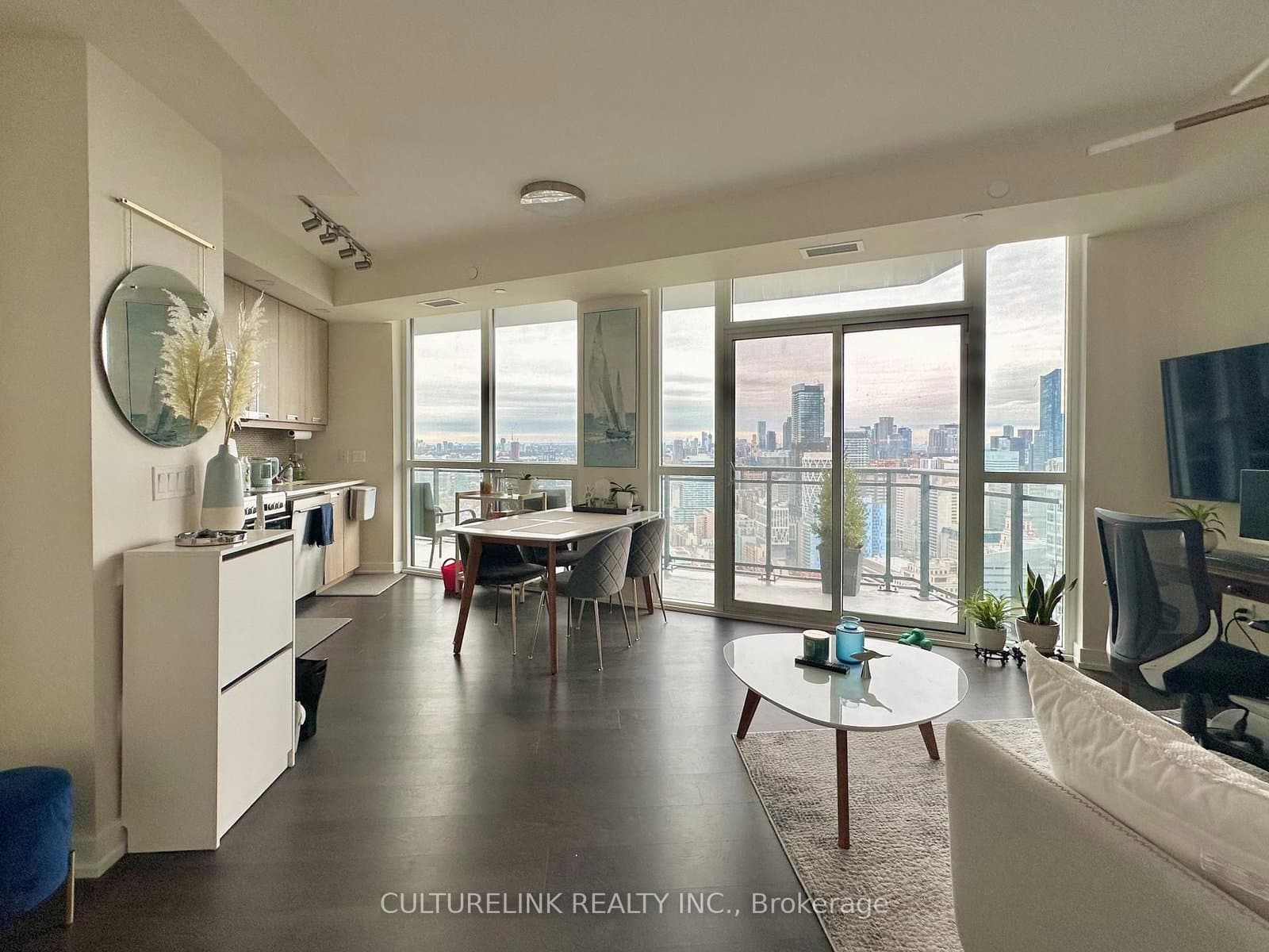 99 John Street, Unit 4405