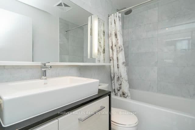 121 McMahon Drive, Unit TH12 thumbnail 24