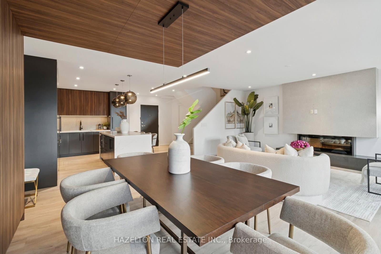 55A Avenue Road, Unit 405 thumbnail 3