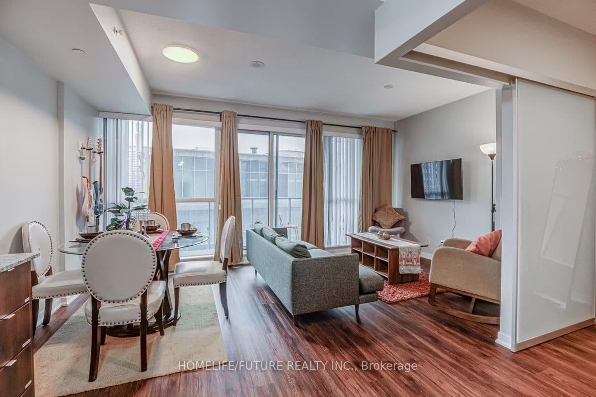 150 East Liberty Street, Unit 1605 thumbnail 11