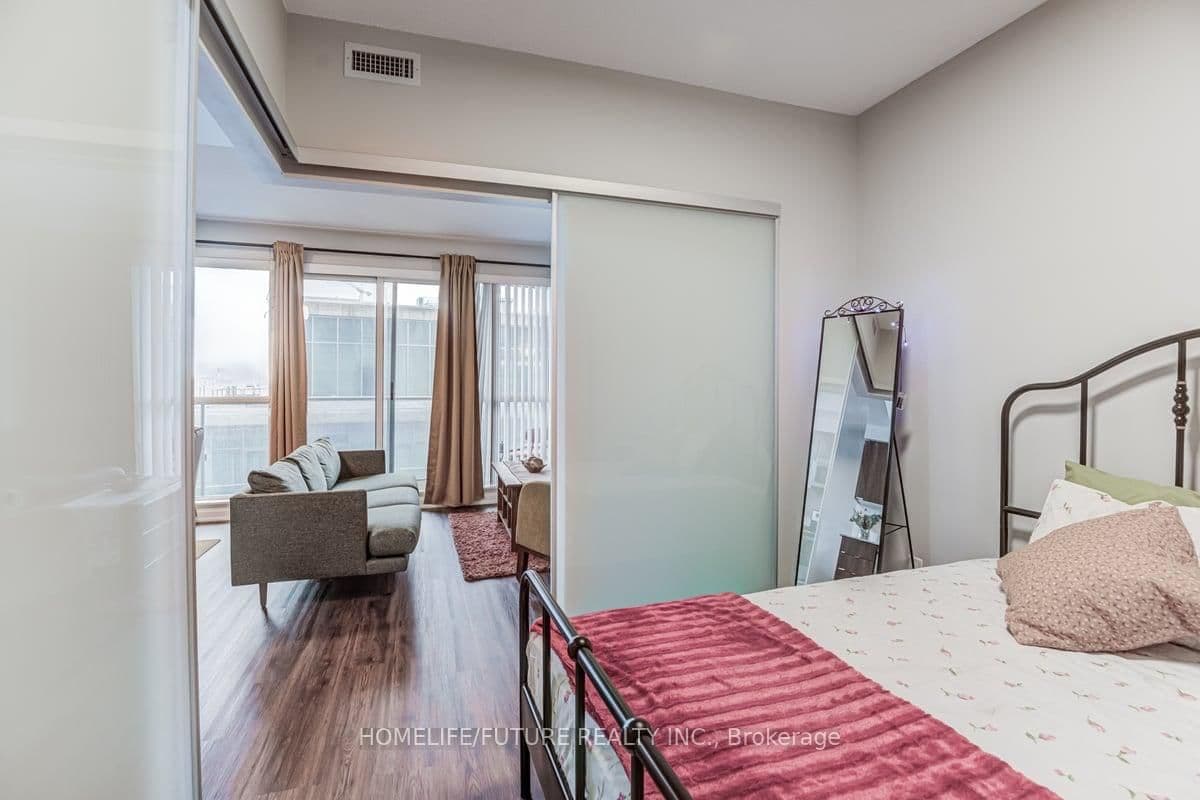 150 East Liberty Street, Unit 1605 thumbnail 16