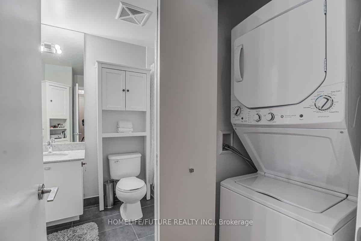 150 East Liberty Street, Unit 1605 thumbnail 19