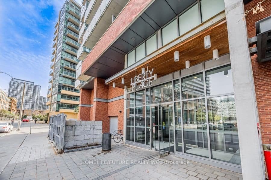 150 East Liberty Street, Unit 1605 thumbnail 2