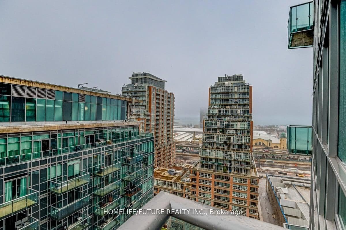150 East Liberty Street, Unit 1605 thumbnail 21
