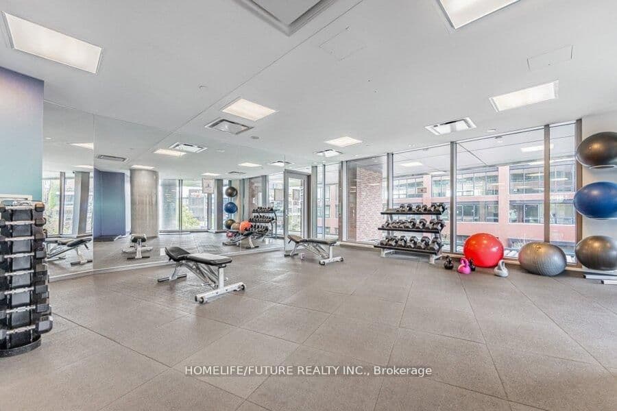 150 East Liberty Street, Unit 1605 thumbnail 25