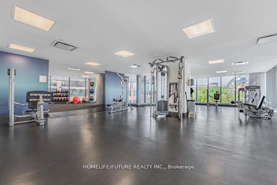 150 East Liberty Street, Unit 1605 thumbnail 26