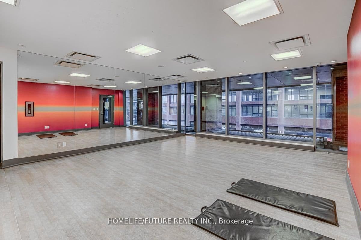 150 East Liberty Street, Unit 1605 thumbnail 27