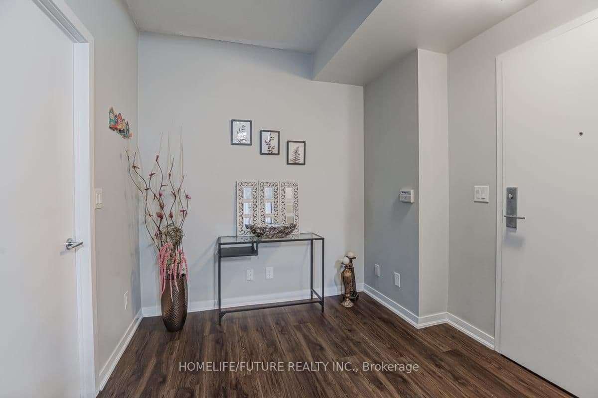 150 East Liberty Street, Unit 1605 thumbnail 4