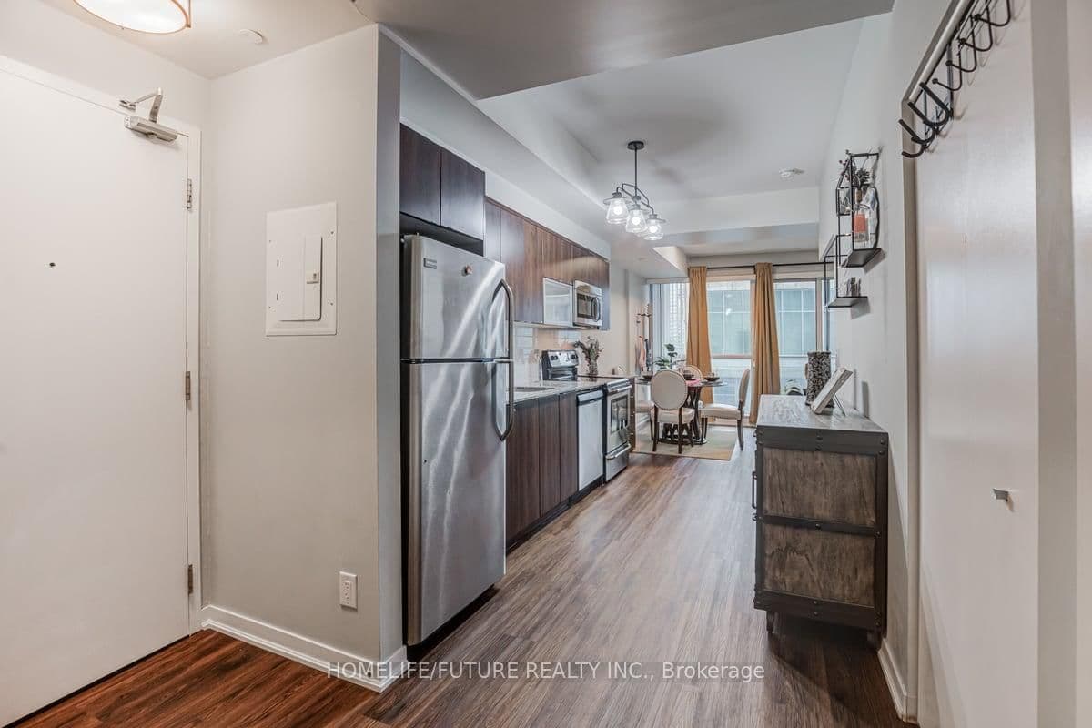 150 East Liberty Street, Unit 1605 thumbnail 5